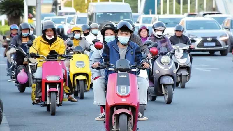 两会提议：增设电动摩托车专用绿色号牌，电摩出行将迎重大利好