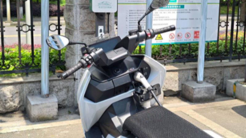 10 分钟充满，续航 600 公里！比亚迪闪充将彻底改写电摩行业